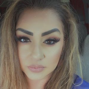 Meet your Posher, Eva